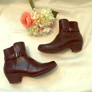Croft and Barrow black ankle boots